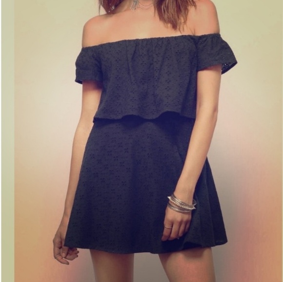 Tobi Dresses & Skirts - Tobi off shoulder dress